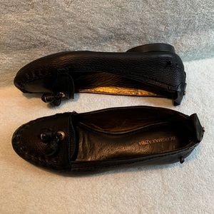 BCBG MAXAZRIA Black Leather Flats Loafers with Tassels Size 8